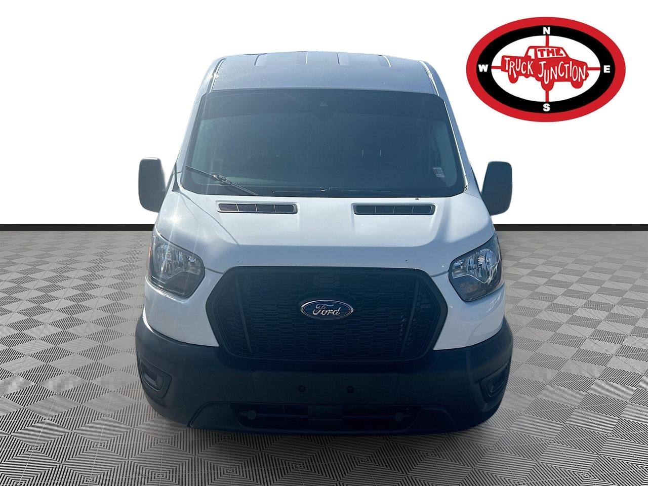 Ford Transit Cargo Van T-250 130" Med Rf 9070 GVWR RWD 2023
