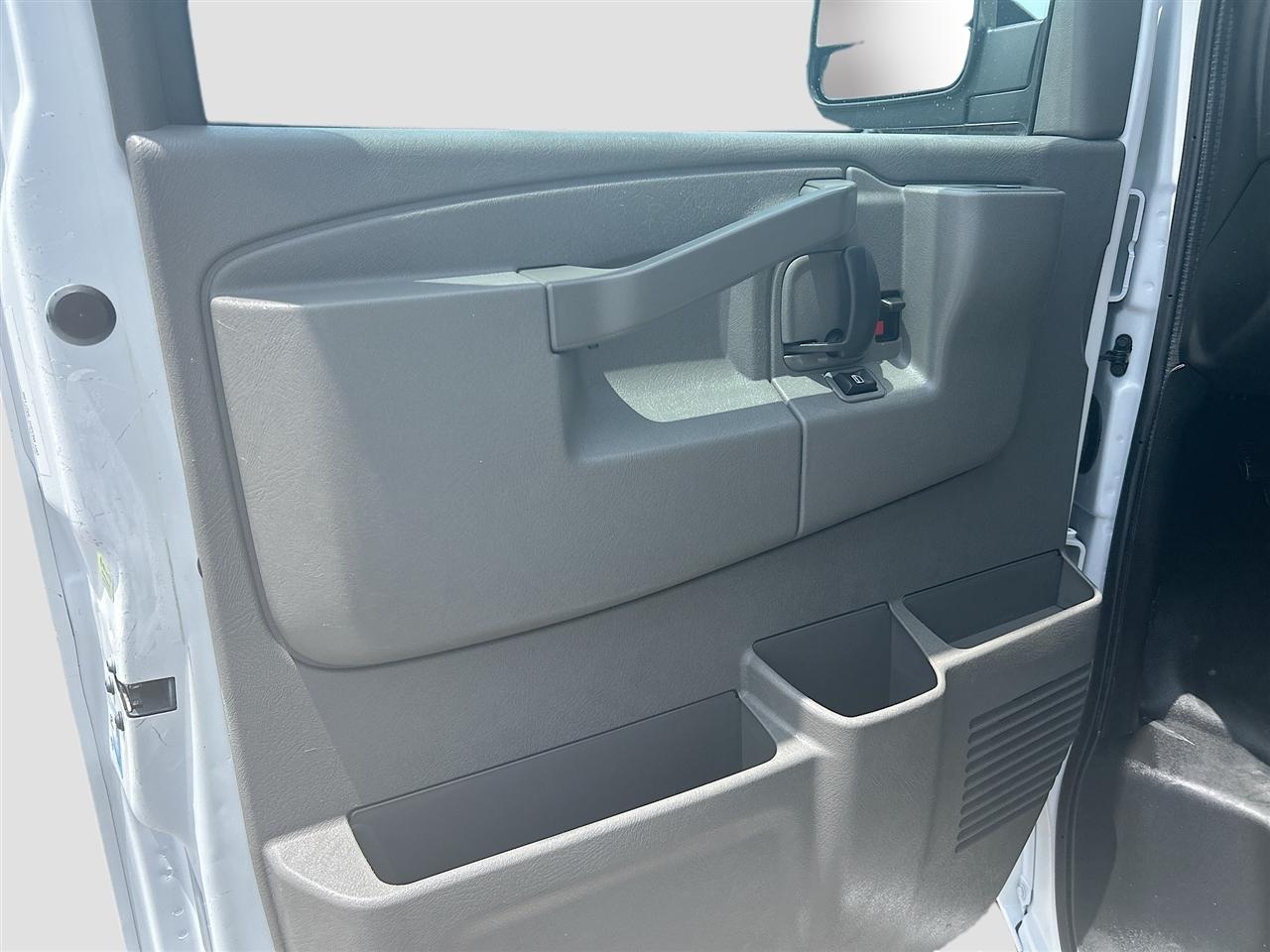Chevrolet Express Commercial Cutaway 3500 Van 159" 2021
