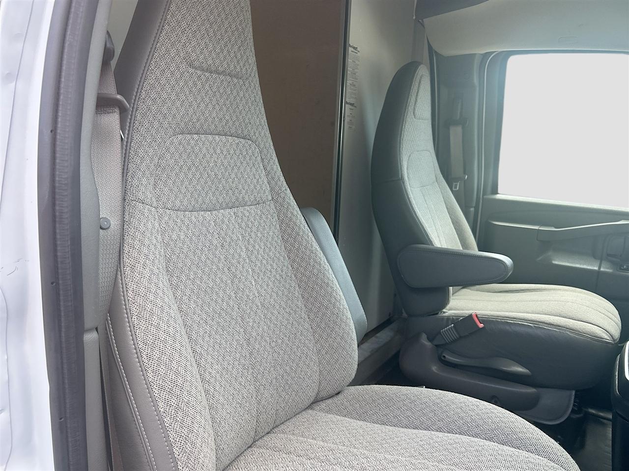 Chevrolet Express Commercial Cutaway 3500 Van 159" 2021