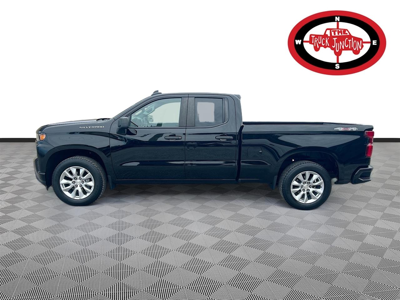 Chevrolet Silverado 1500 4WD Double Cab 147" Custom 2021