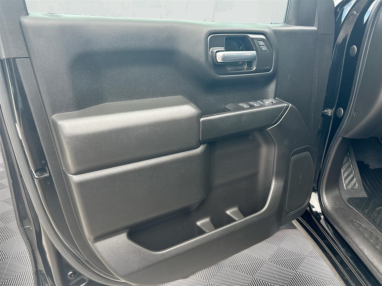 Chevrolet Silverado 1500 4WD Double Cab 147" Custom 2021
