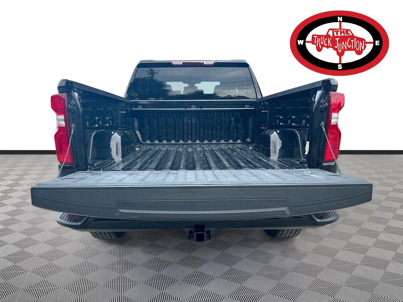 Chevrolet Silverado 1500 4WD Double Cab 147" Custom 2021