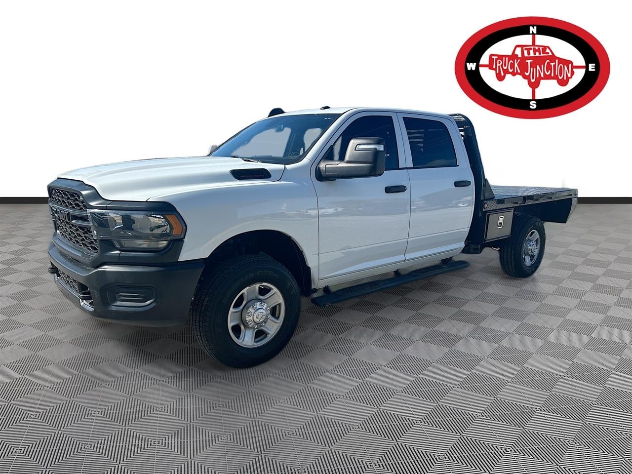 RAM 2500 Tradesman 4x4 Crew Cab 8' Box 2023