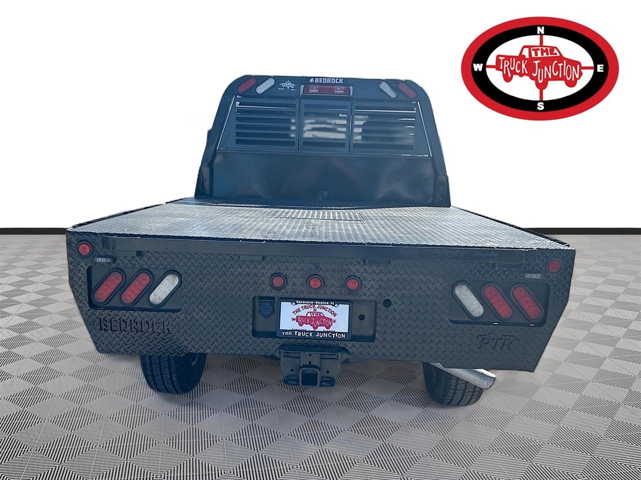 RAM 2500 Tradesman 4x4 Crew Cab 8' Box 2023