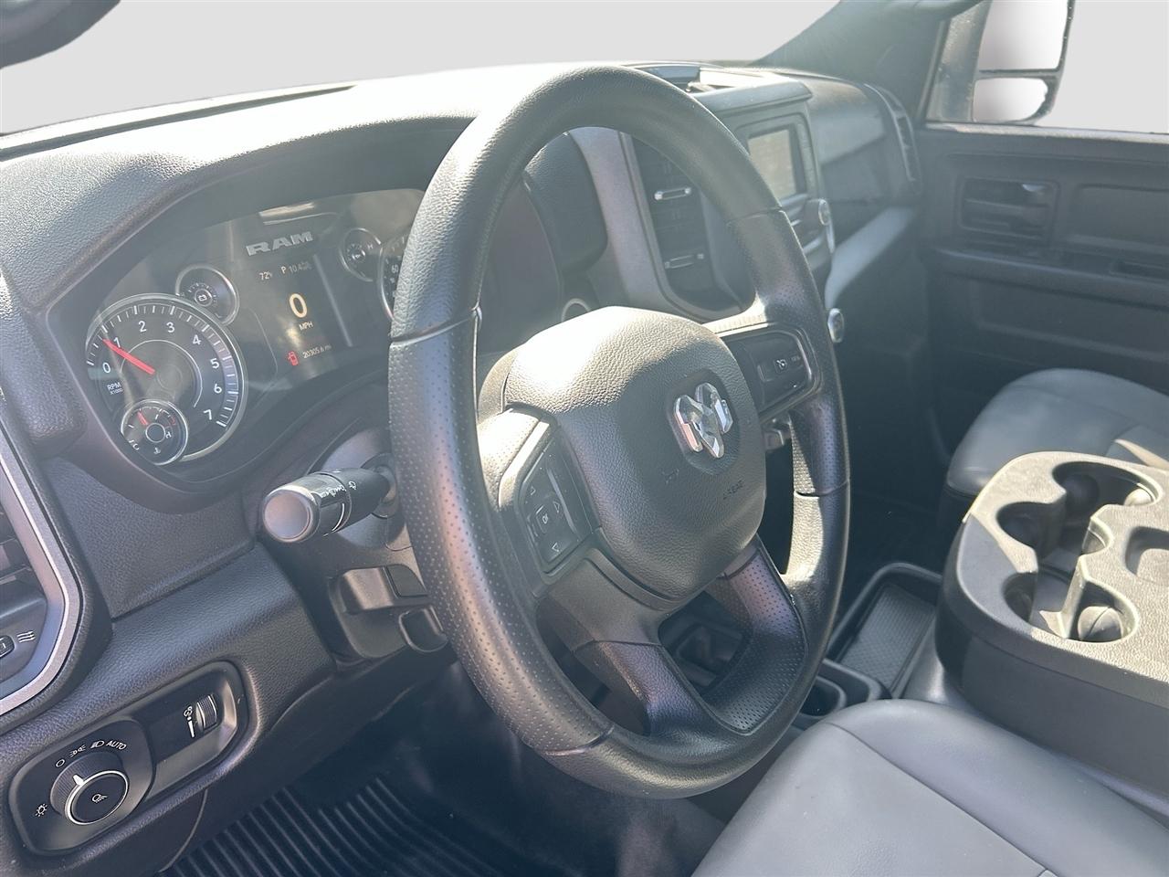 RAM 2500 Tradesman 4x4 Crew Cab 8' Box 2023