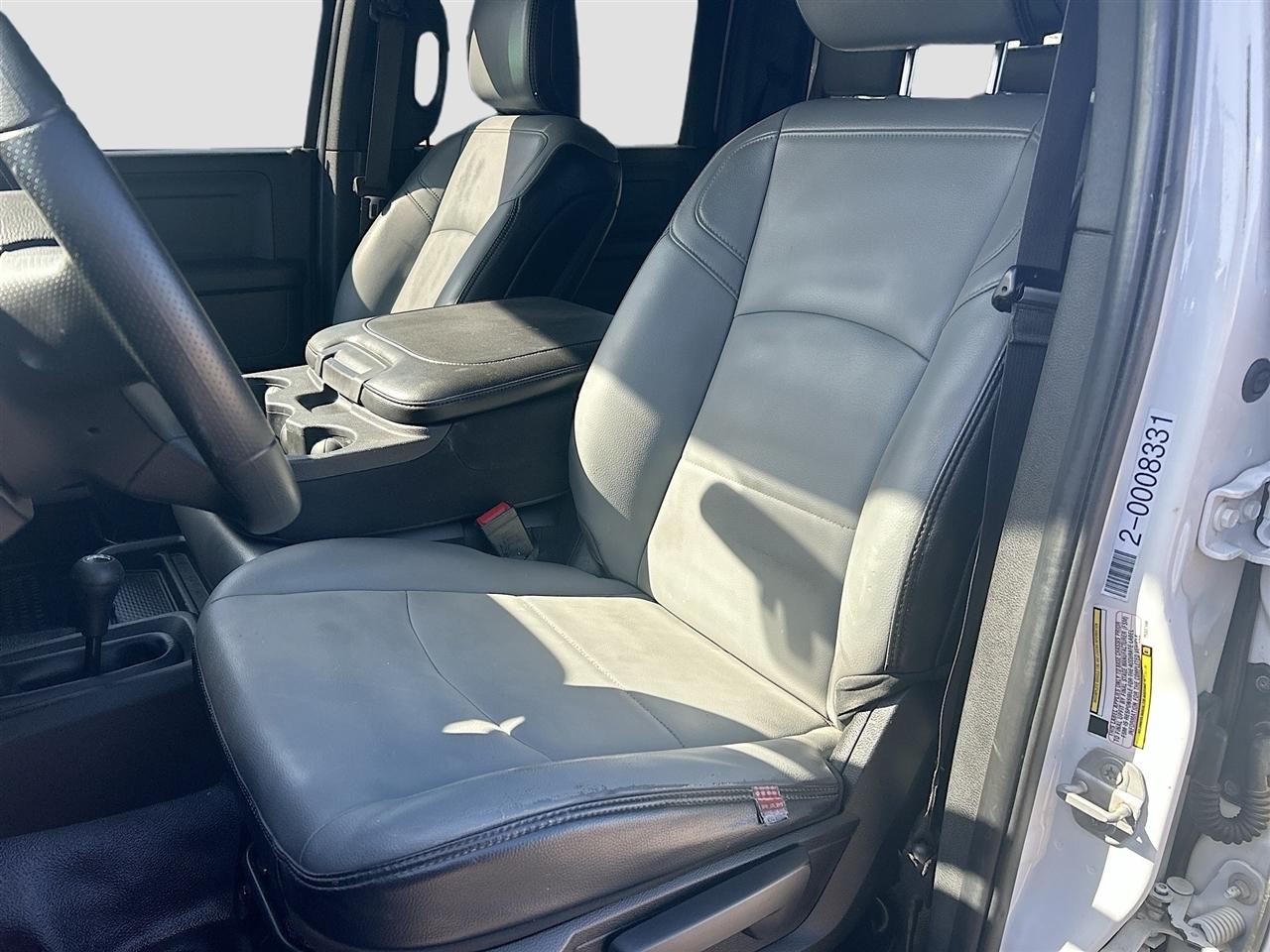 RAM 2500 Tradesman 4x4 Crew Cab 8' Box 2023