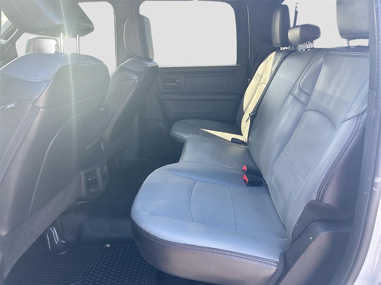 RAM 2500 Tradesman 4x4 Crew Cab 8' Box 2023