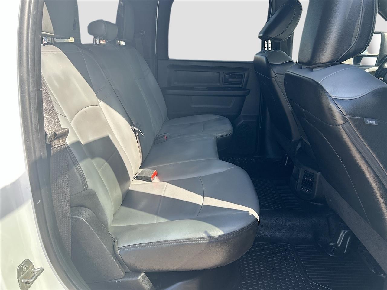 RAM 2500 Tradesman 4x4 Crew Cab 8' Box 2023