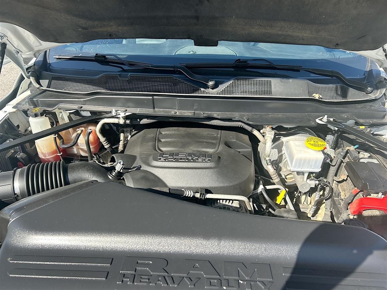 RAM 2500 Tradesman 4x4 Crew Cab 8' Box 2023