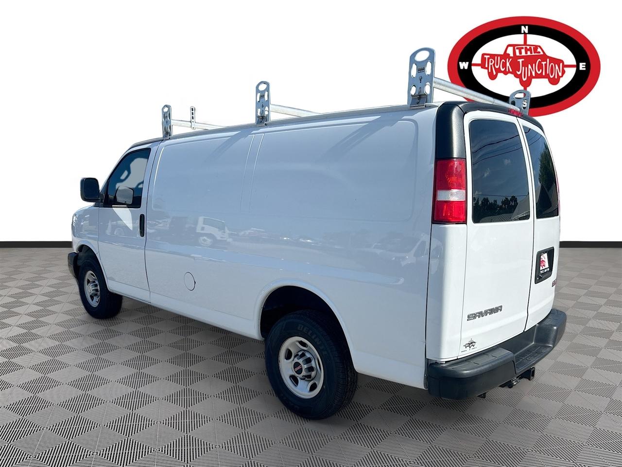 GMC Savana Cargo Van RWD 2500 135" 2021