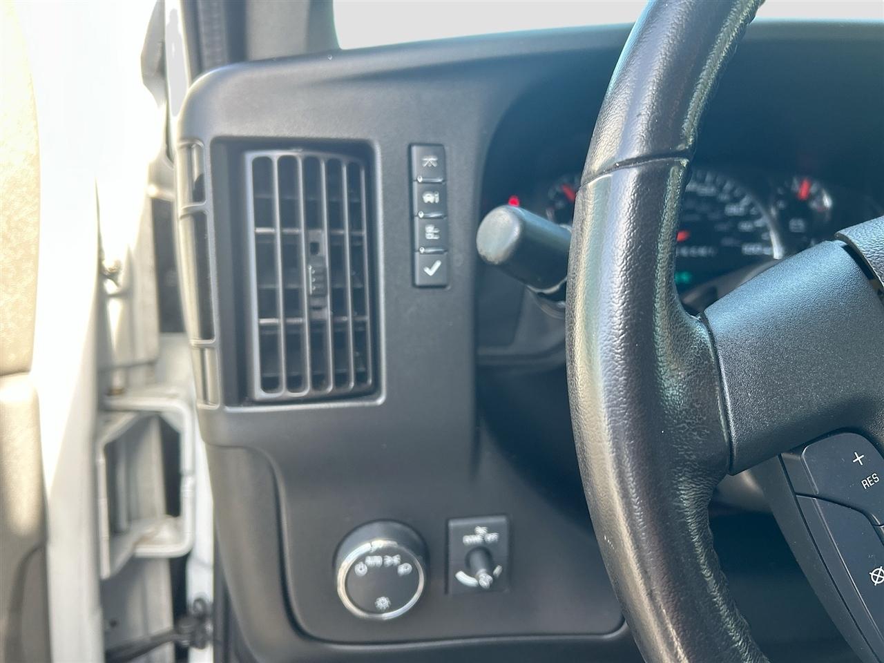 GMC Savana Cargo Van RWD 2500 135" 2021