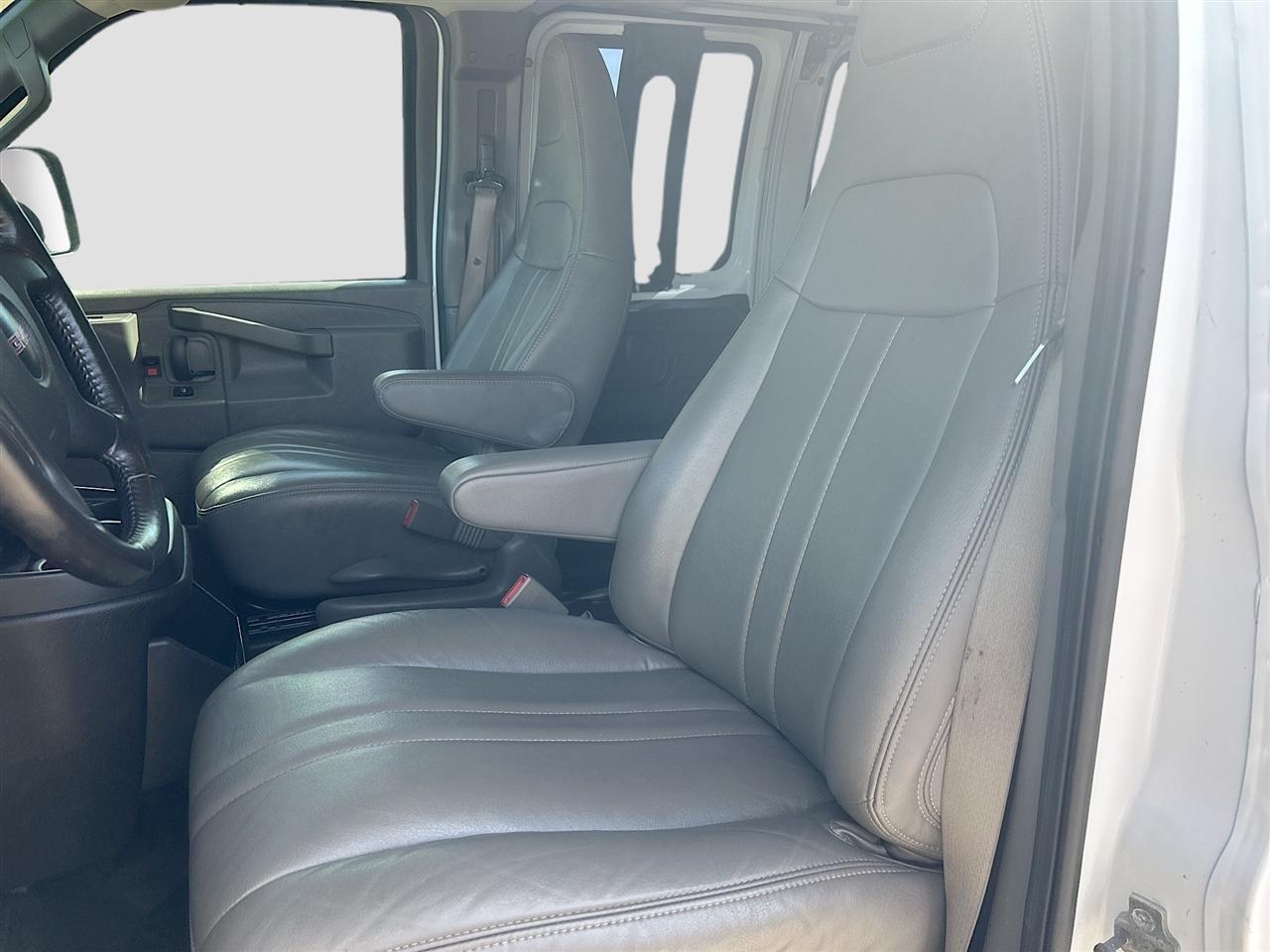 GMC Savana Cargo Van RWD 2500 135" 2021