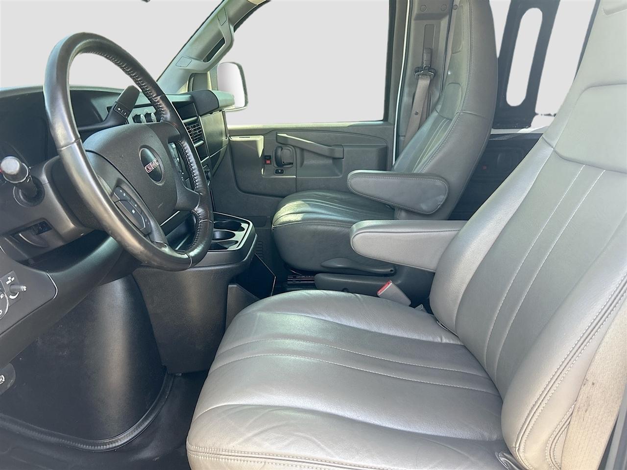 GMC Savana Cargo Van RWD 2500 135" 2021