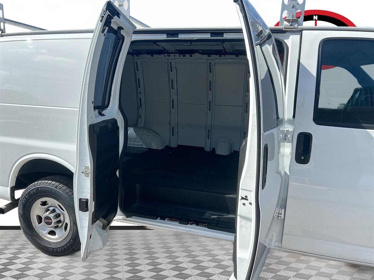 GMC Savana Cargo Van RWD 2500 135" 2021