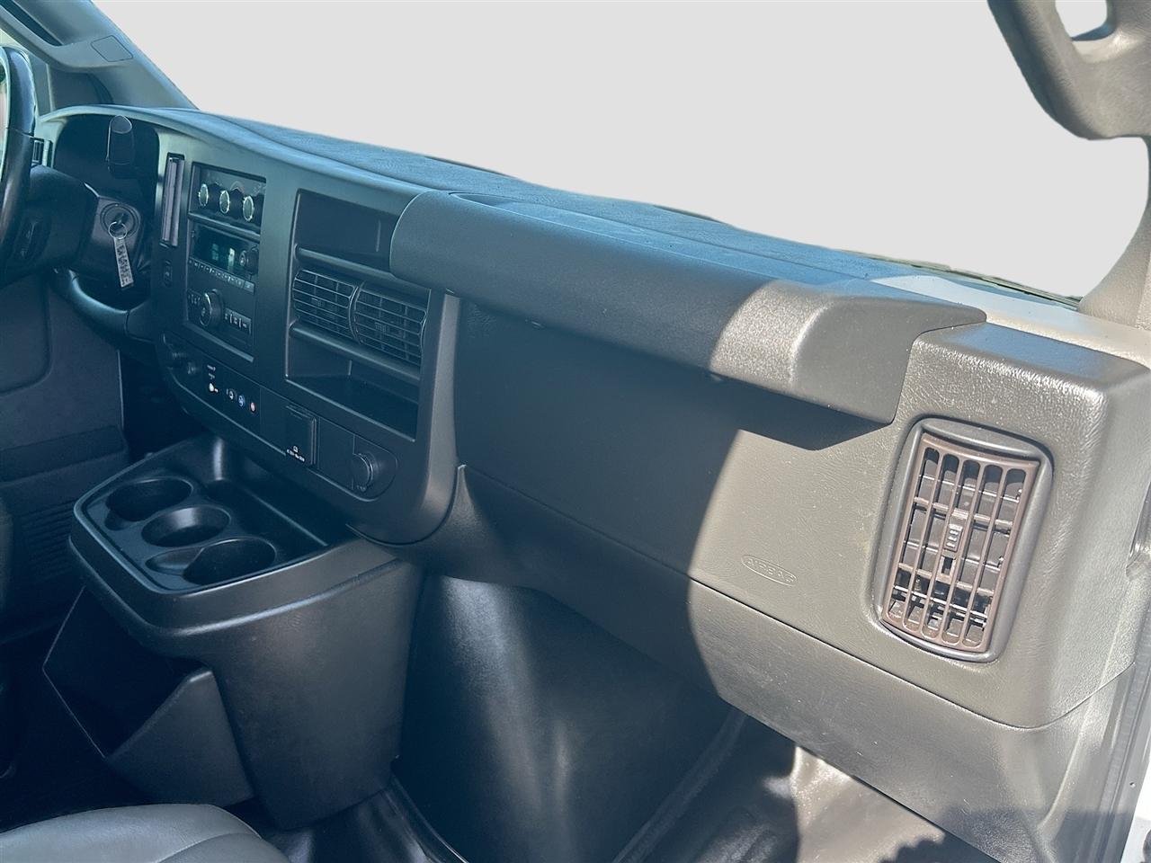 GMC Savana Cargo Van RWD 2500 135" 2021