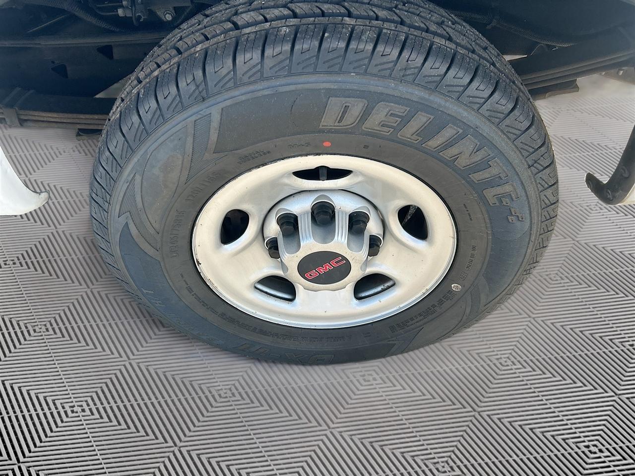 GMC Savana Cargo Van RWD 2500 135" 2021
