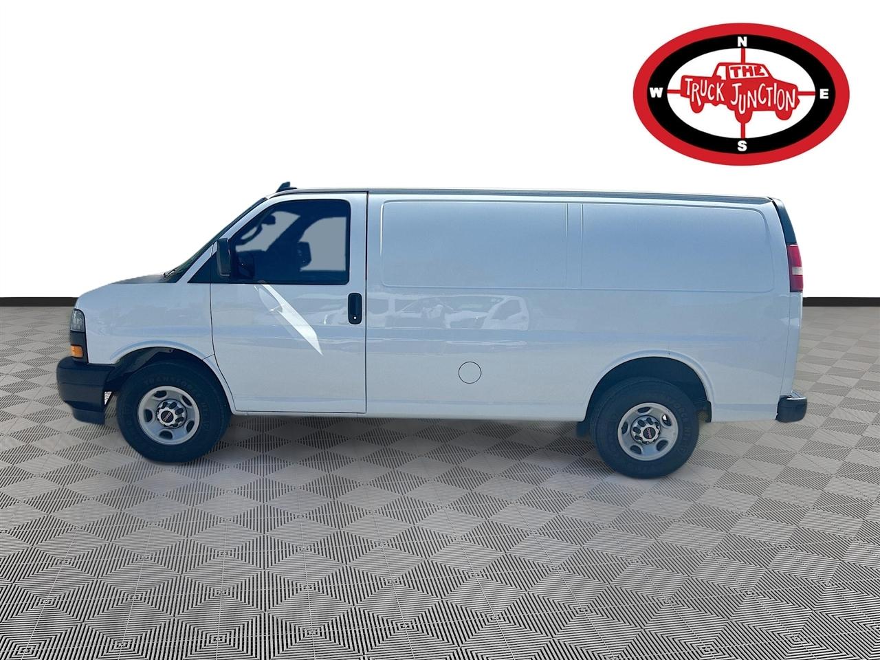 GMC Savana Cargo Van RWD 2500 135" 2019