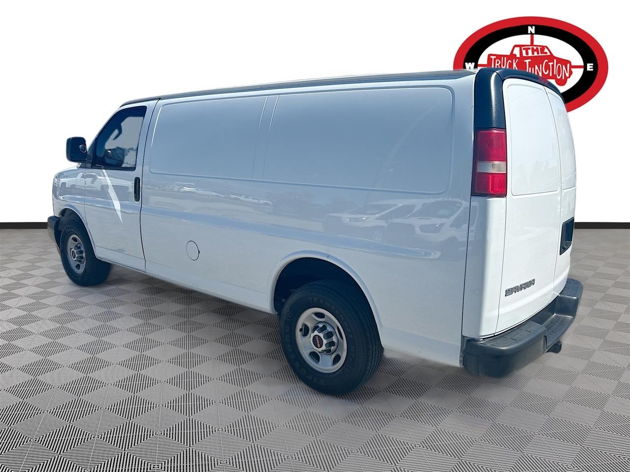GMC Savana Cargo Van RWD 2500 135" 2019