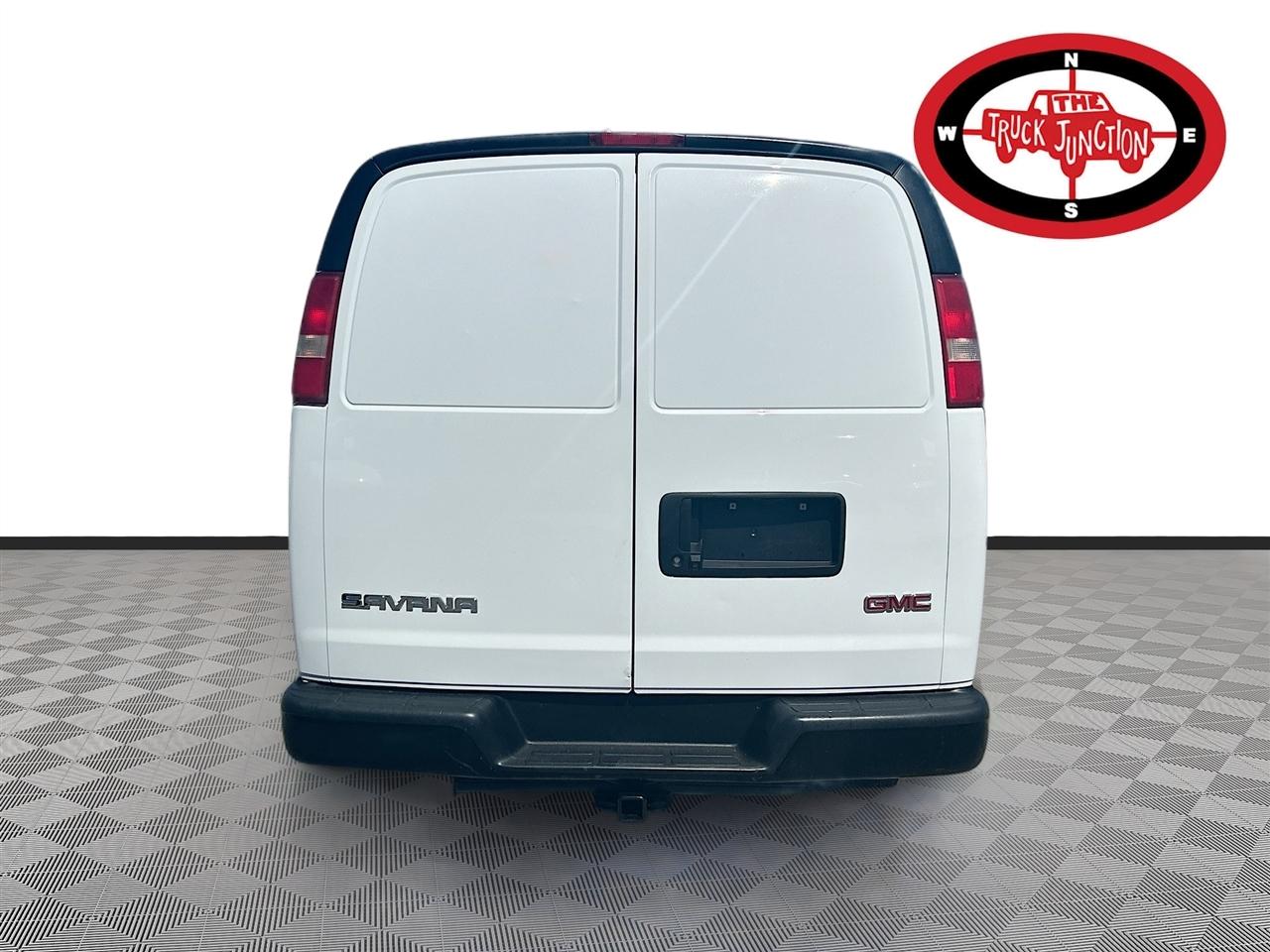 GMC Savana Cargo Van RWD 2500 135" 2019