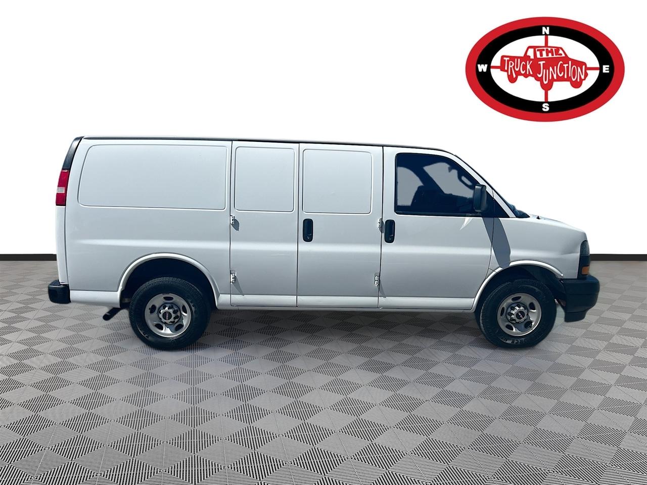 GMC Savana Cargo Van RWD 2500 135" 2019