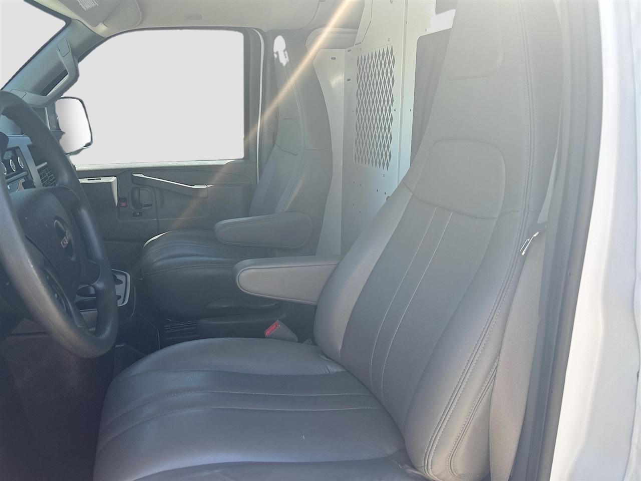 GMC Savana Cargo Van RWD 2500 135" 2019