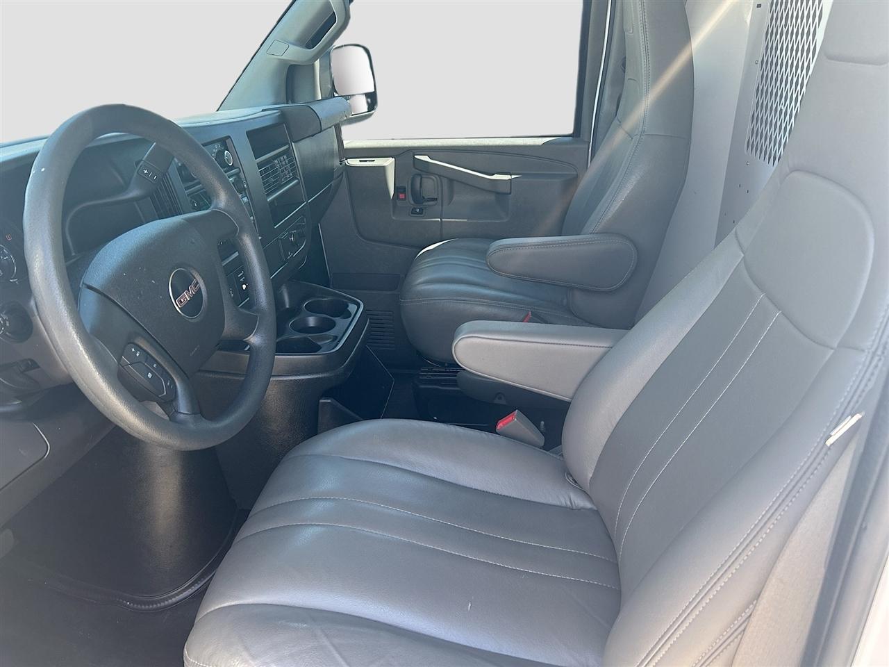 GMC Savana Cargo Van RWD 2500 135" 2019