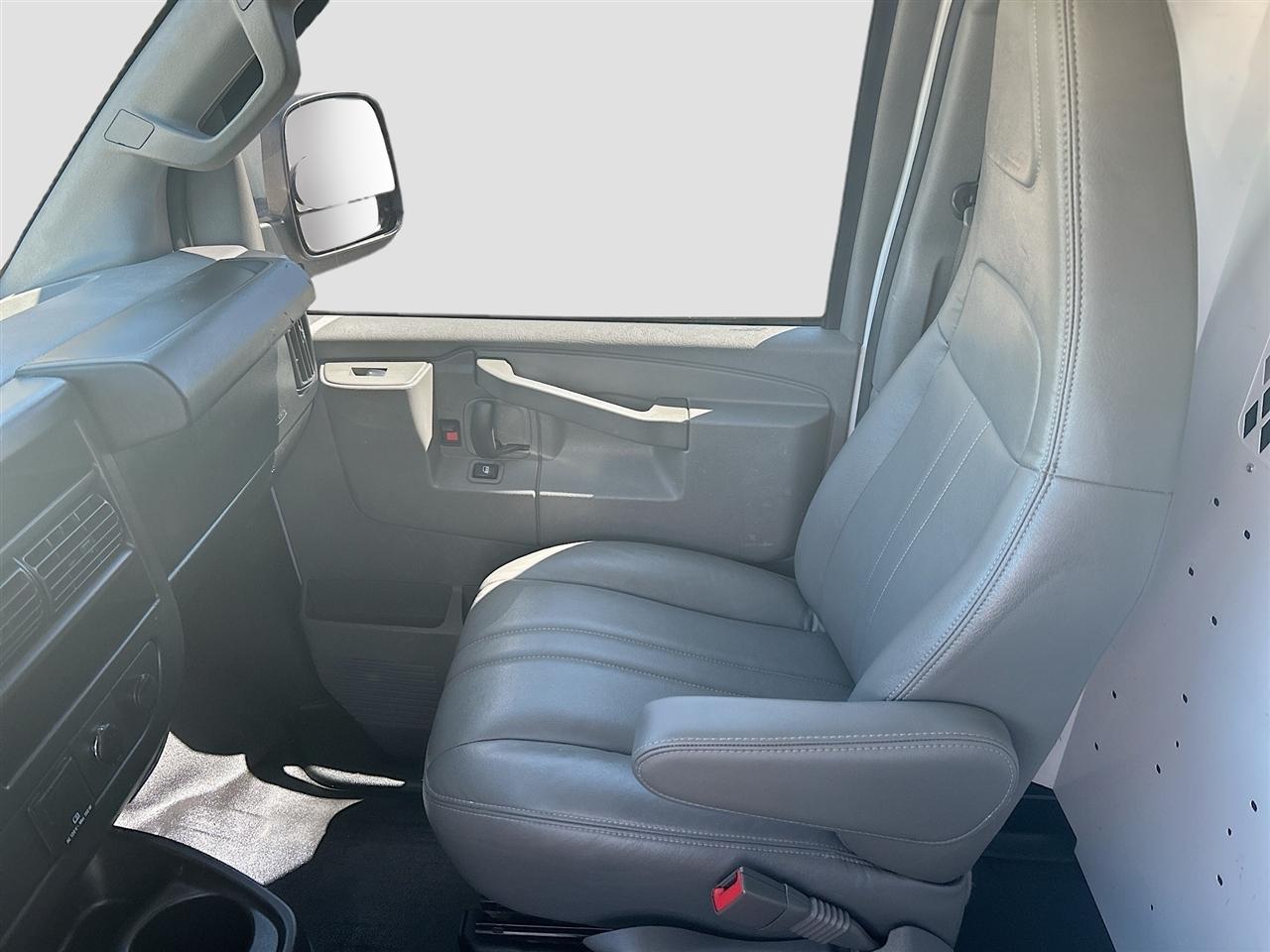 GMC Savana Cargo Van RWD 2500 135" 2019