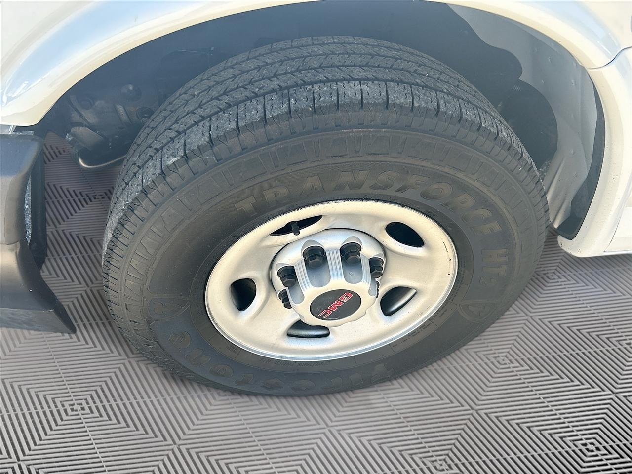 GMC Savana Cargo Van RWD 2500 135" 2019