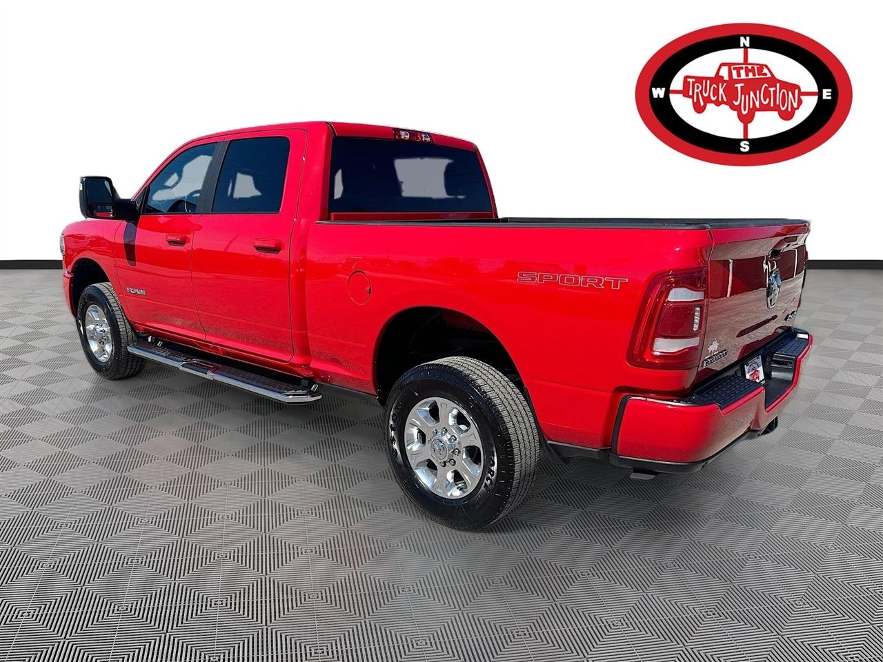 RAM 2500 Big Horn 4x4 Crew Cab 6'4" Box 2024