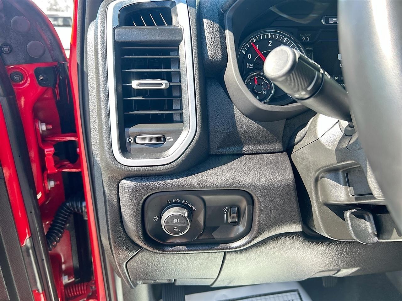 RAM 2500 Big Horn 4x4 Crew Cab 6'4" Box 2024
