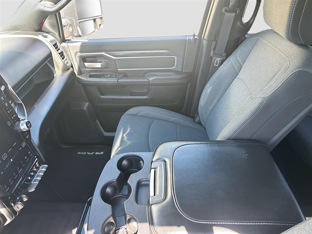 RAM 2500 Big Horn 4x4 Crew Cab 6'4" Box 2024