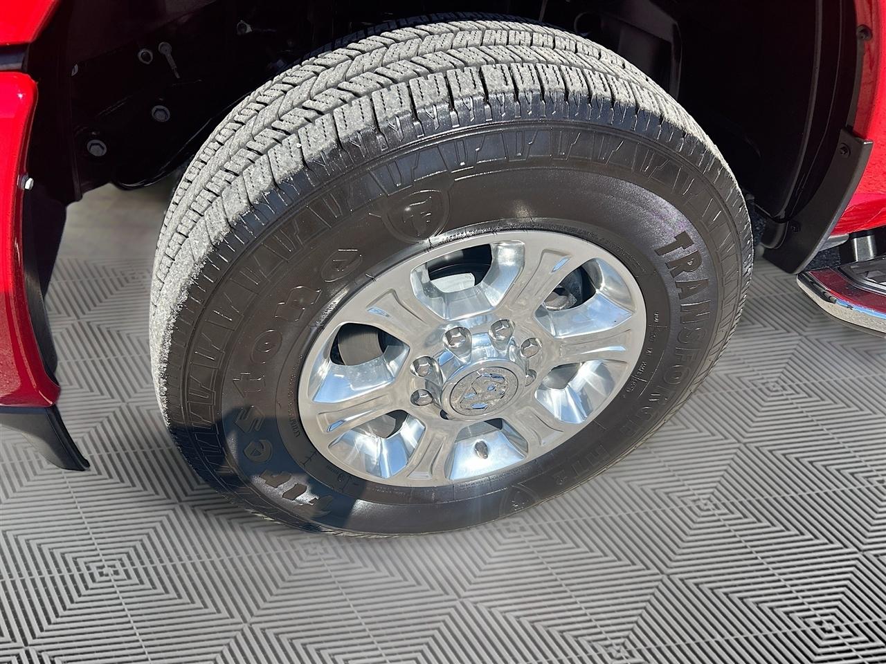 RAM 2500 Big Horn 4x4 Crew Cab 6'4" Box 2024