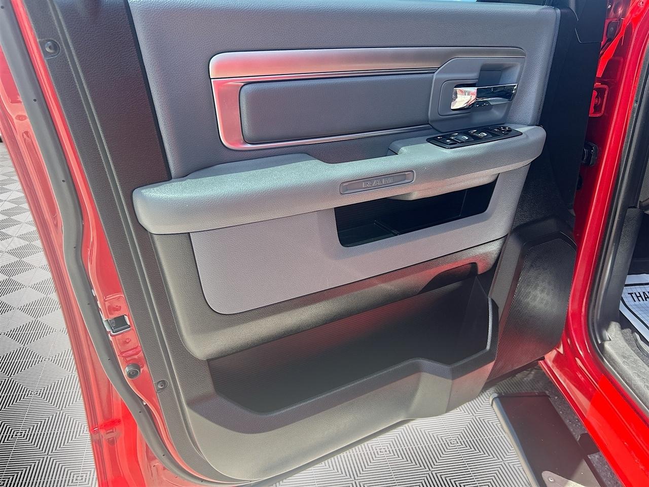 RAM 1500 Classic Big Horn 4x4 Crew Cab 6'4" Box 2019
