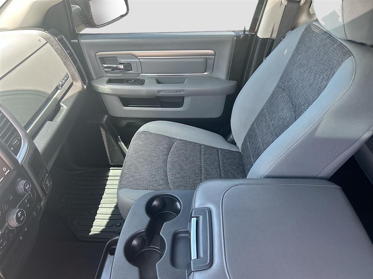 RAM 1500 Classic Big Horn 4x4 Crew Cab 6'4" Box 2019