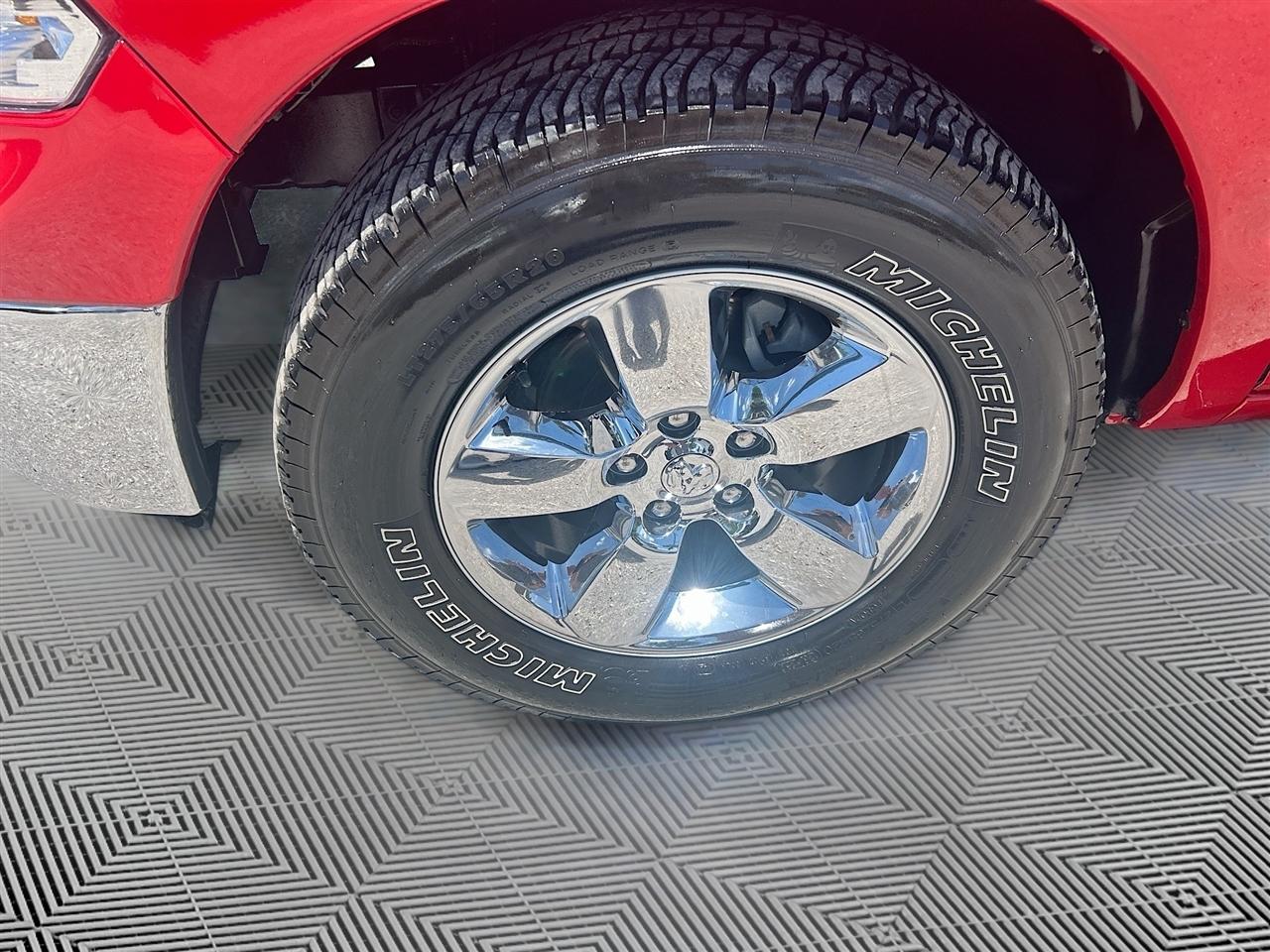 RAM 1500 Classic Big Horn 4x4 Crew Cab 6'4" Box 2019