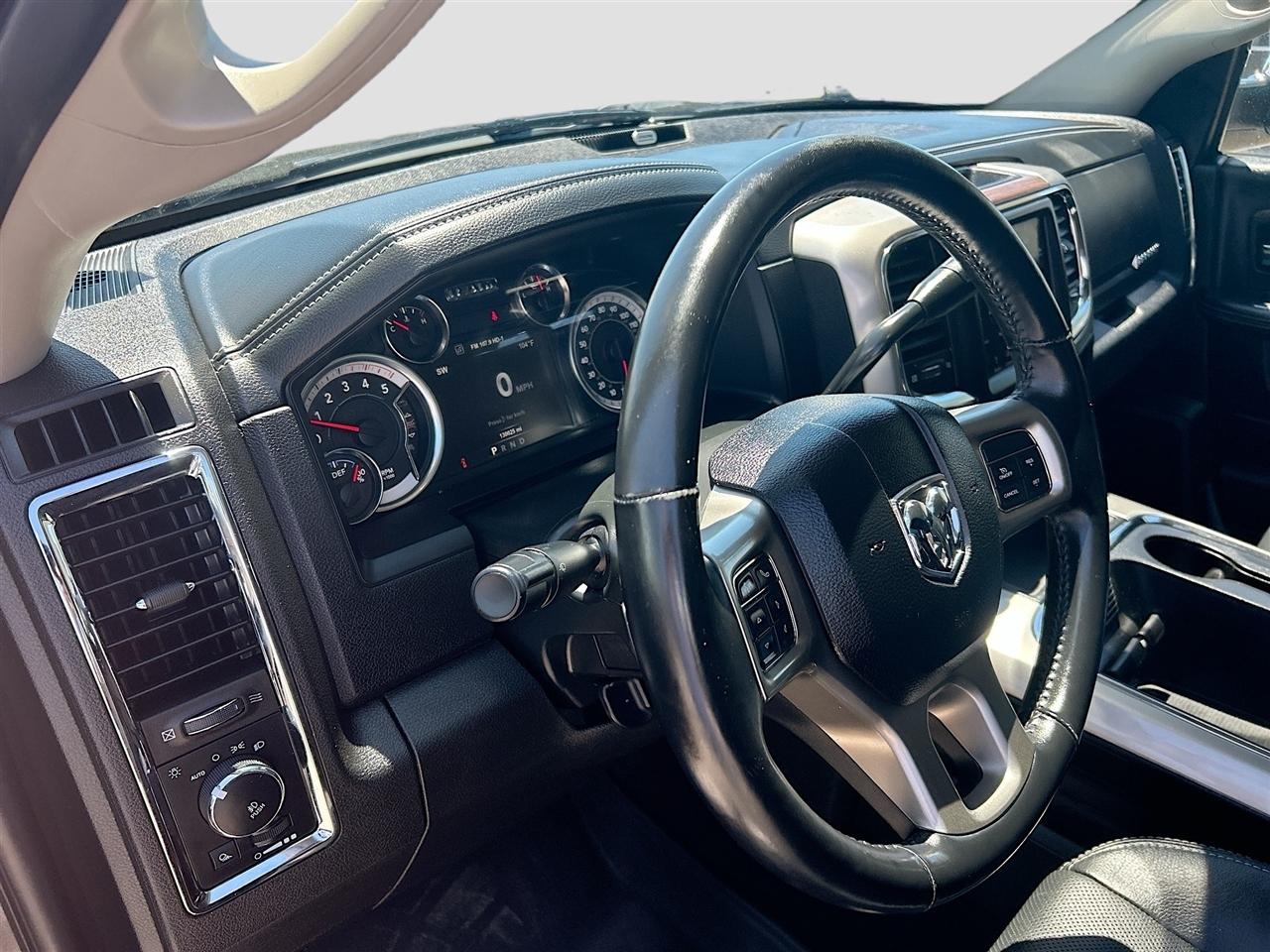 RAM 3500 Laramie 4x4 Crew Cab 8' Box 2018