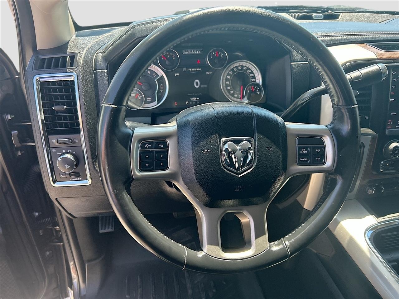 RAM 3500 Laramie 4x4 Crew Cab 8' Box 2018