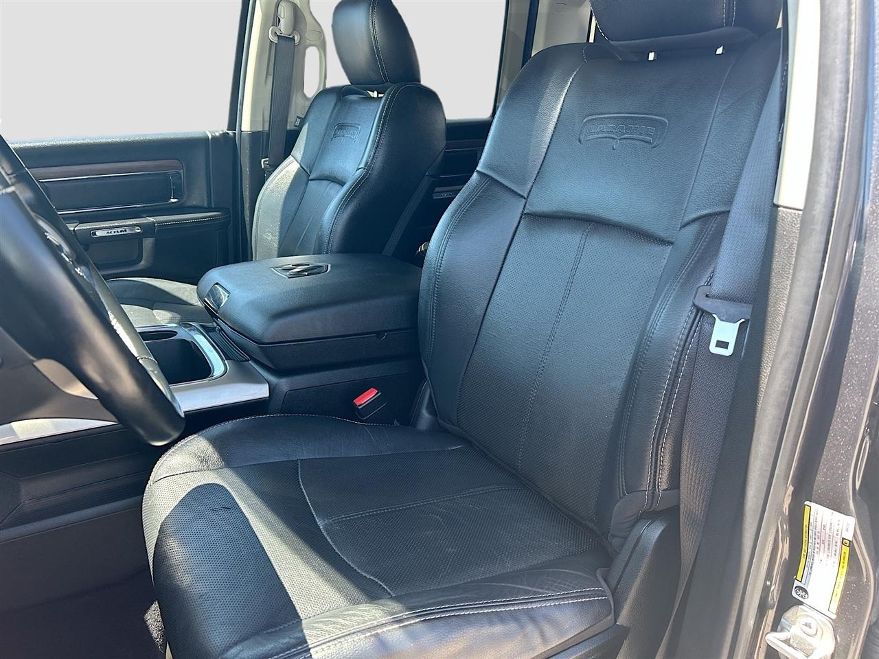 RAM 3500 Laramie 4x4 Crew Cab 8' Box 2018