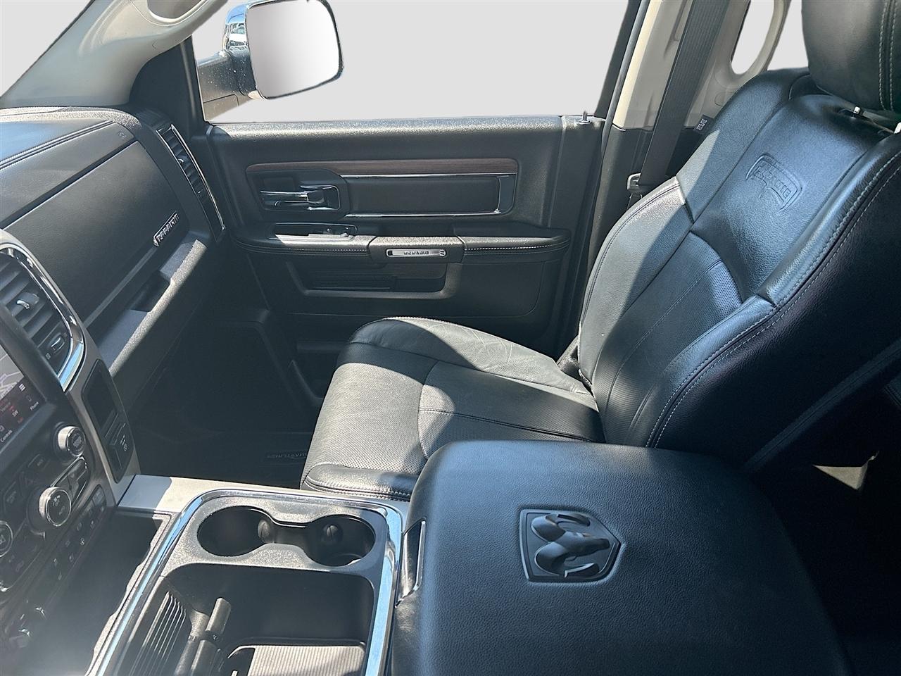 RAM 3500 Laramie 4x4 Crew Cab 8' Box 2018
