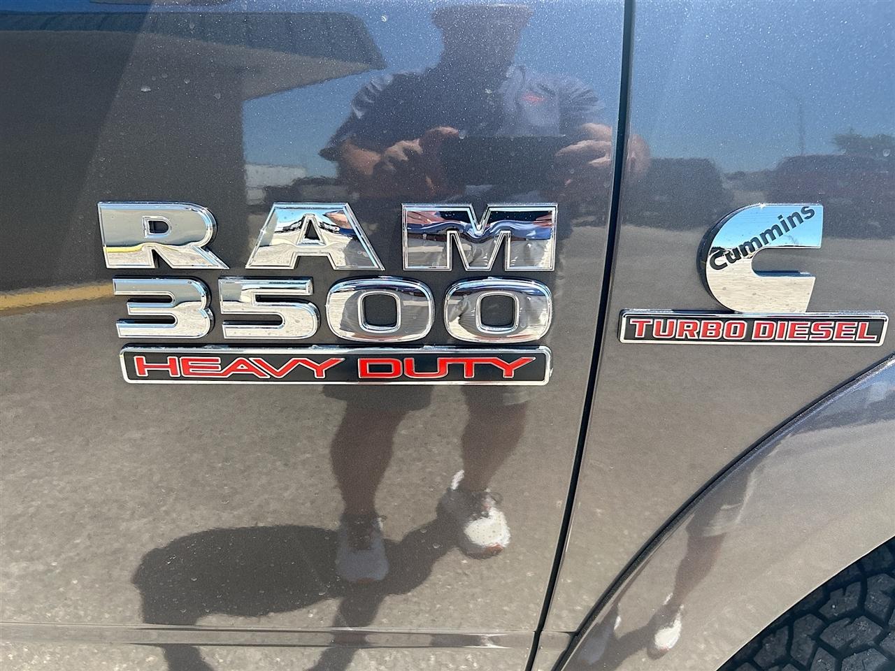 RAM 3500 Laramie 4x4 Crew Cab 8' Box 2018