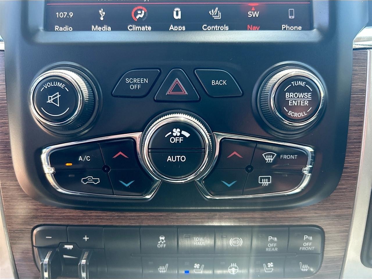 RAM 3500 Laramie 4x4 Crew Cab 8' Box 2018