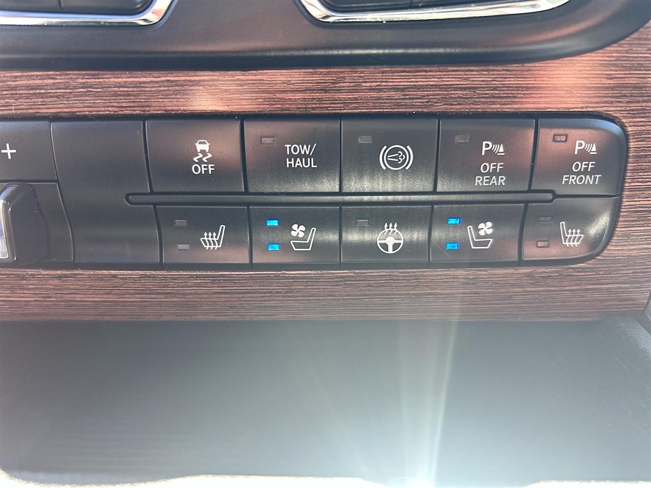 RAM 3500 Laramie 4x4 Crew Cab 8' Box 2018