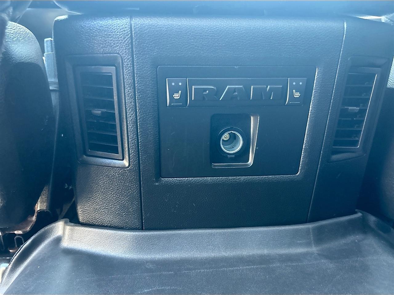 RAM 3500 Laramie 4x4 Crew Cab 8' Box 2018