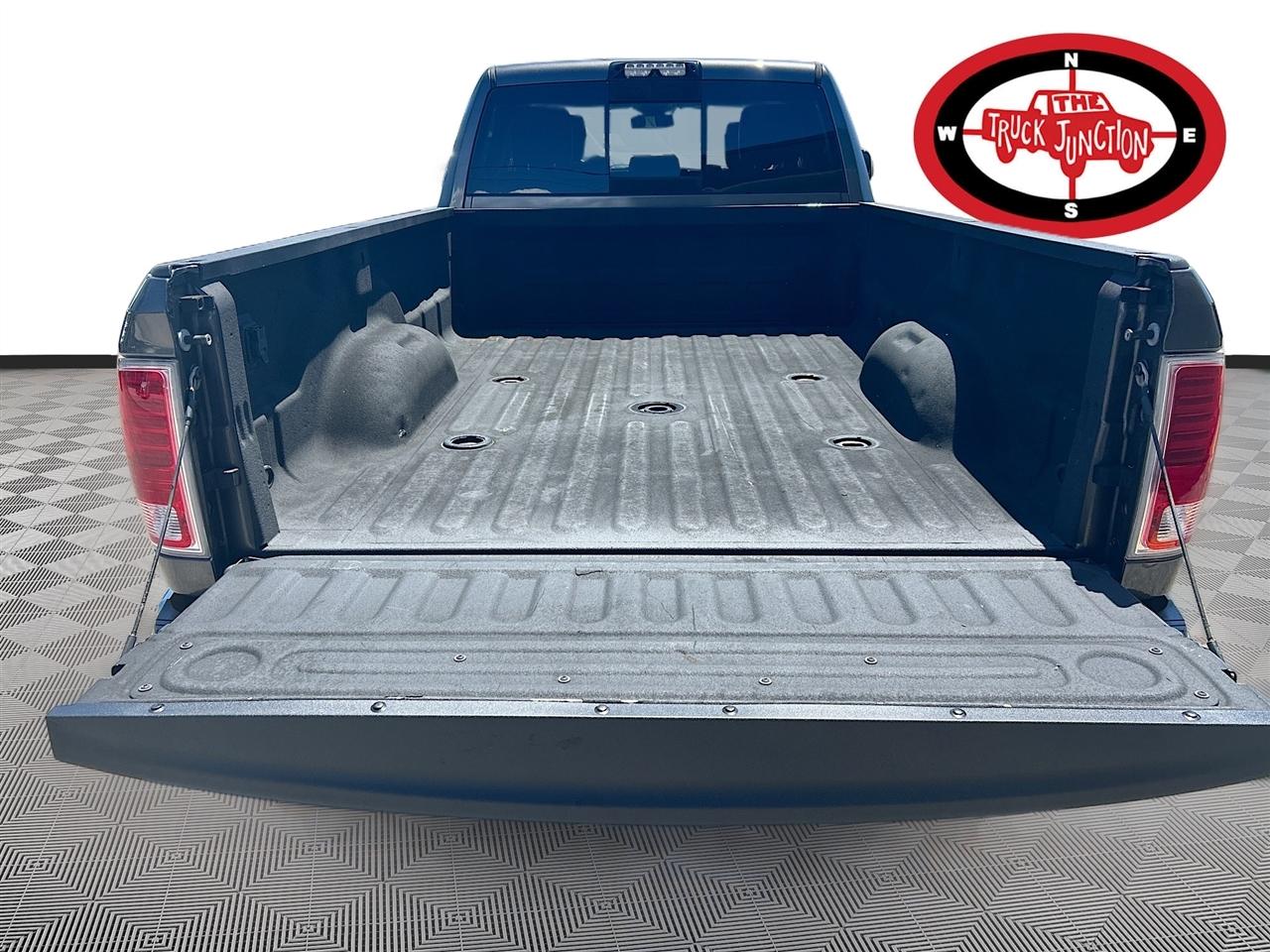 RAM 3500 Laramie 4x4 Crew Cab 8' Box 2018
