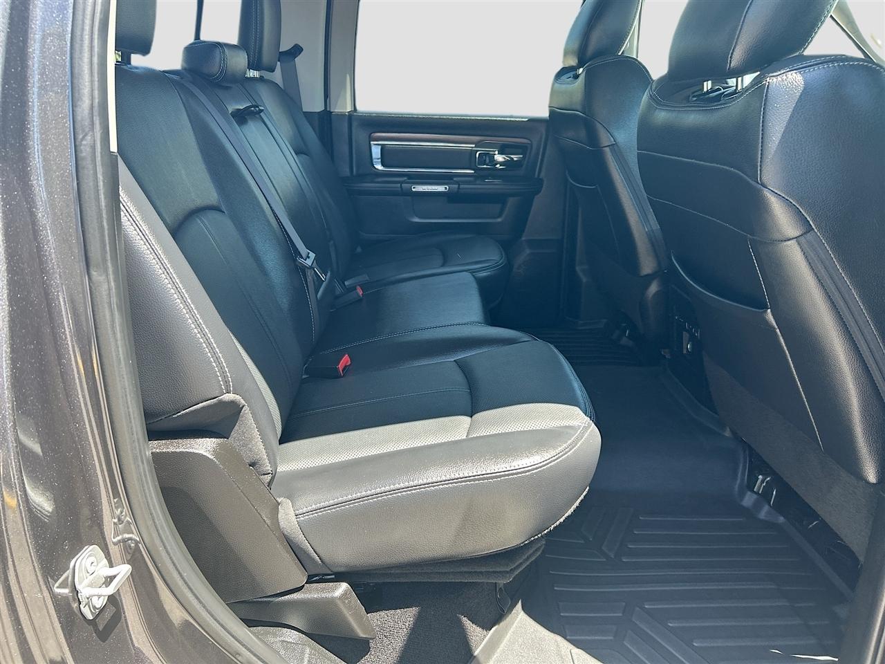 RAM 3500 Laramie 4x4 Crew Cab 8' Box 2018
