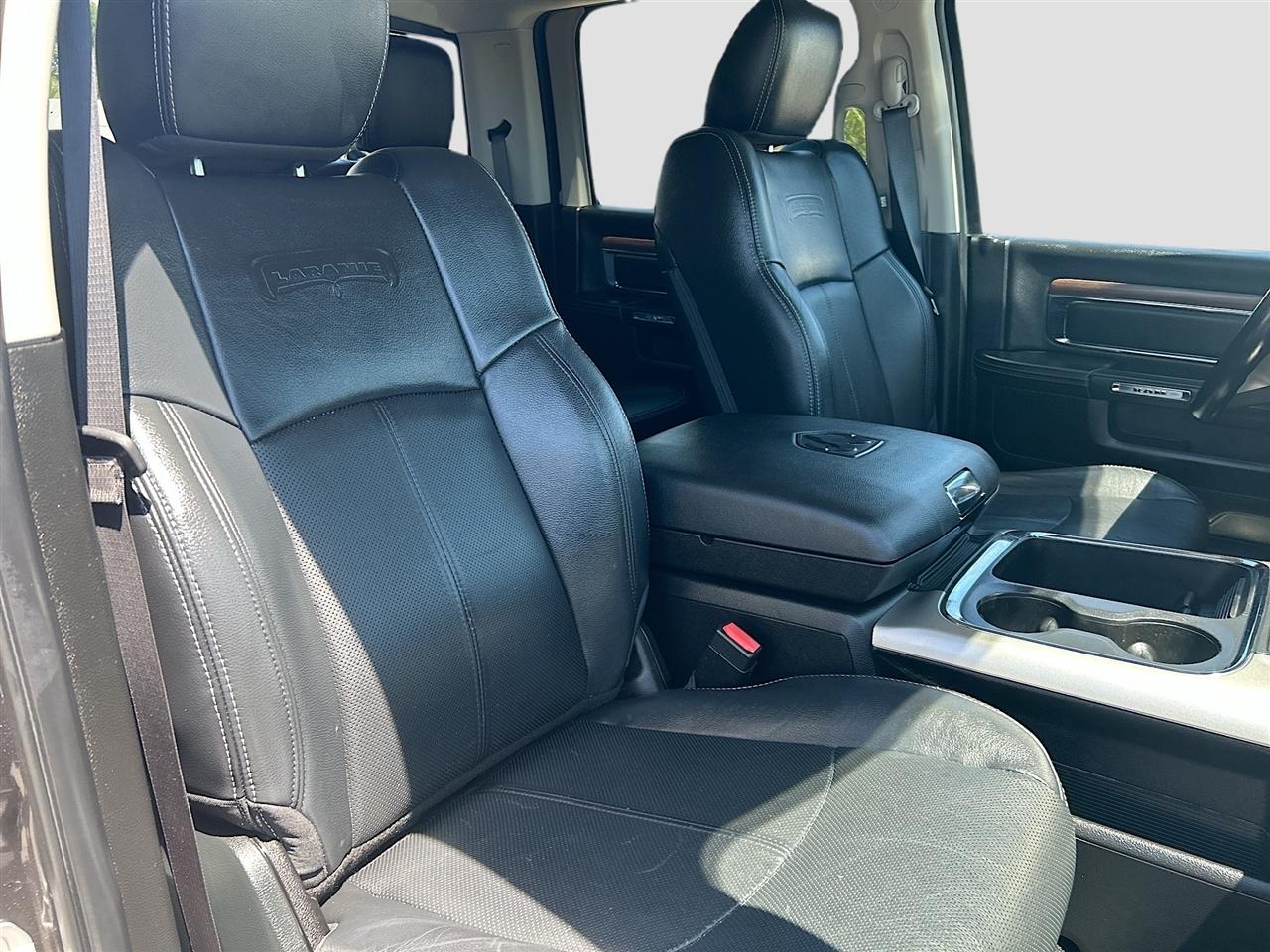 RAM 3500 Laramie 4x4 Crew Cab 8' Box 2018