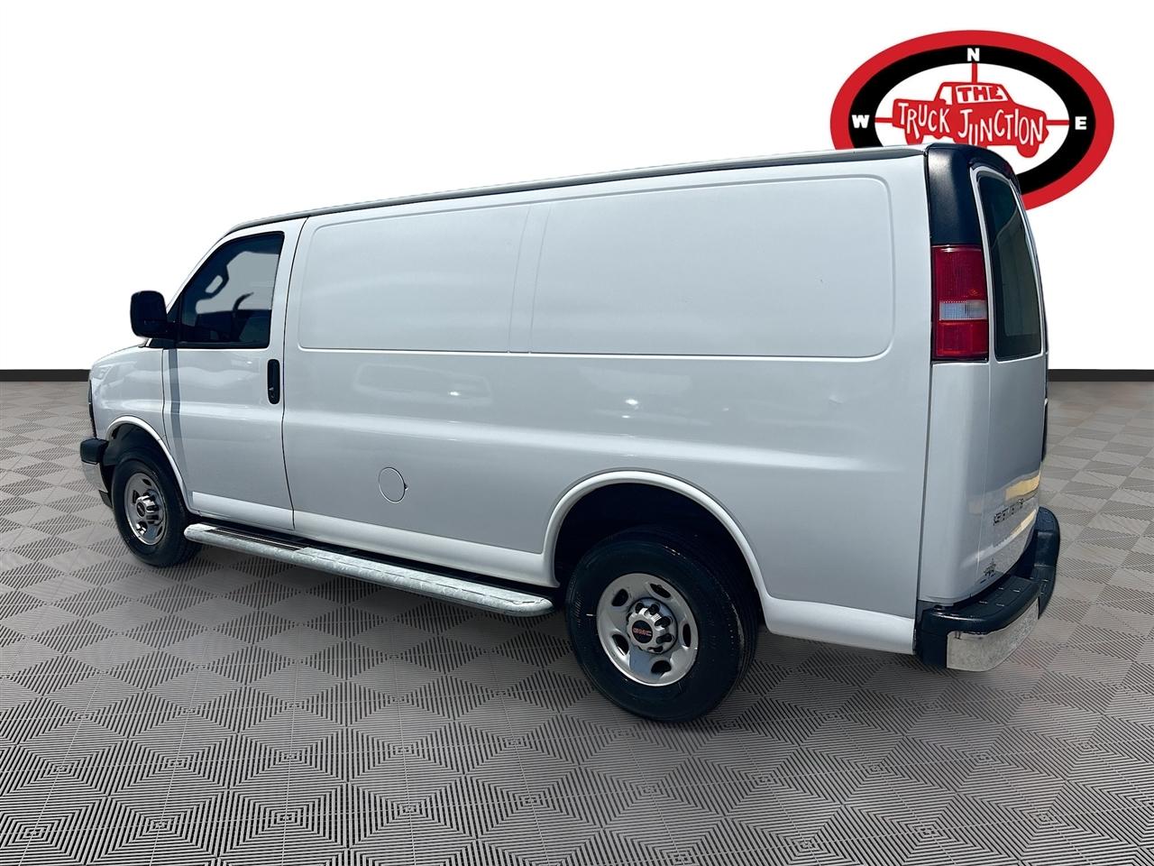 GMC Savana Cargo Van RWD 2500 135" 2023