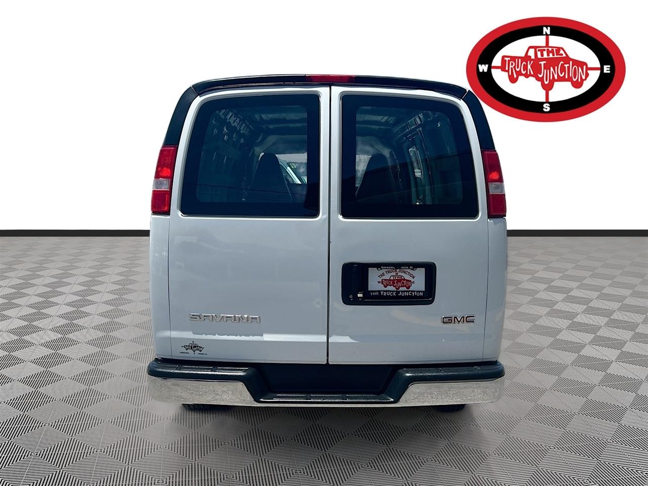 GMC Savana Cargo Van RWD 2500 135" 2023