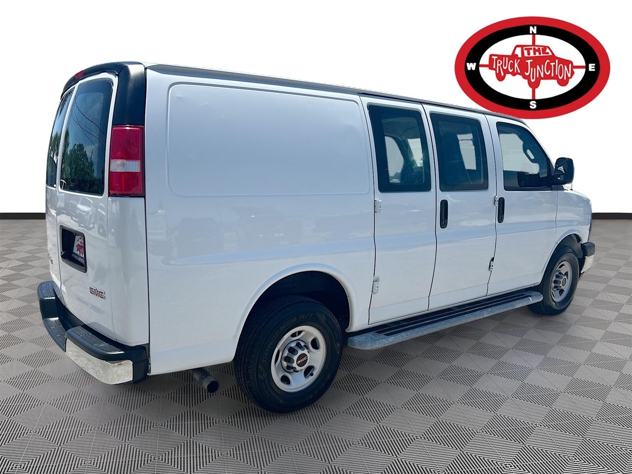 GMC Savana Cargo Van RWD 2500 135" 2023