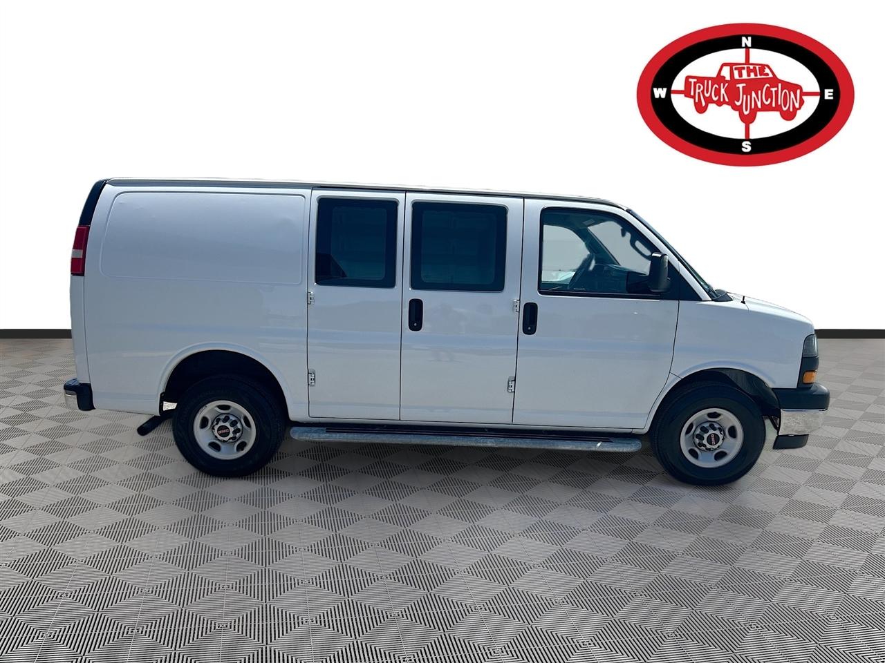 GMC Savana Cargo Van RWD 2500 135" 2023